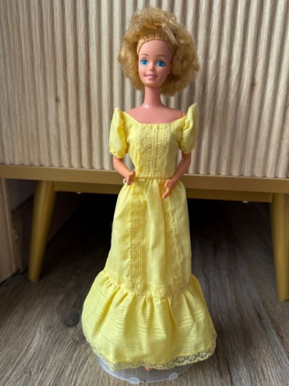 Vintage 1981 Magic Curl Barbie Original Yellow Dress Curly Hair